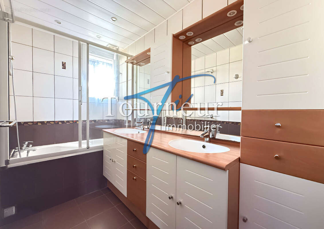 Sanary sur mer au calme proche centre t3 renove au 2éme et dernier etage parking - photo 8