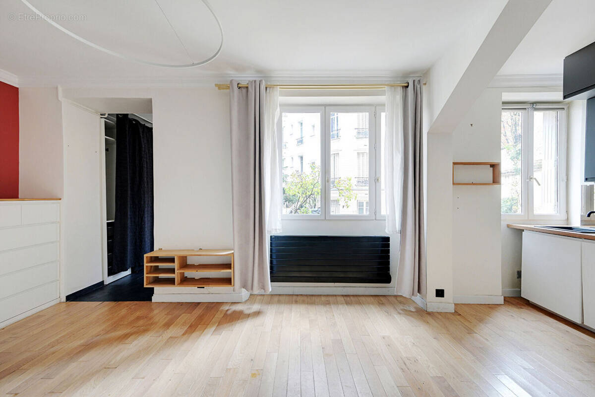 Appartement à PARIS-18E