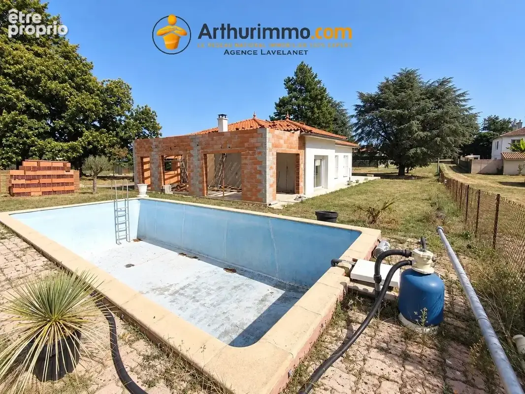 Maison plain-pied 143m² - 4 chambres - piscine - double garages - photo 13