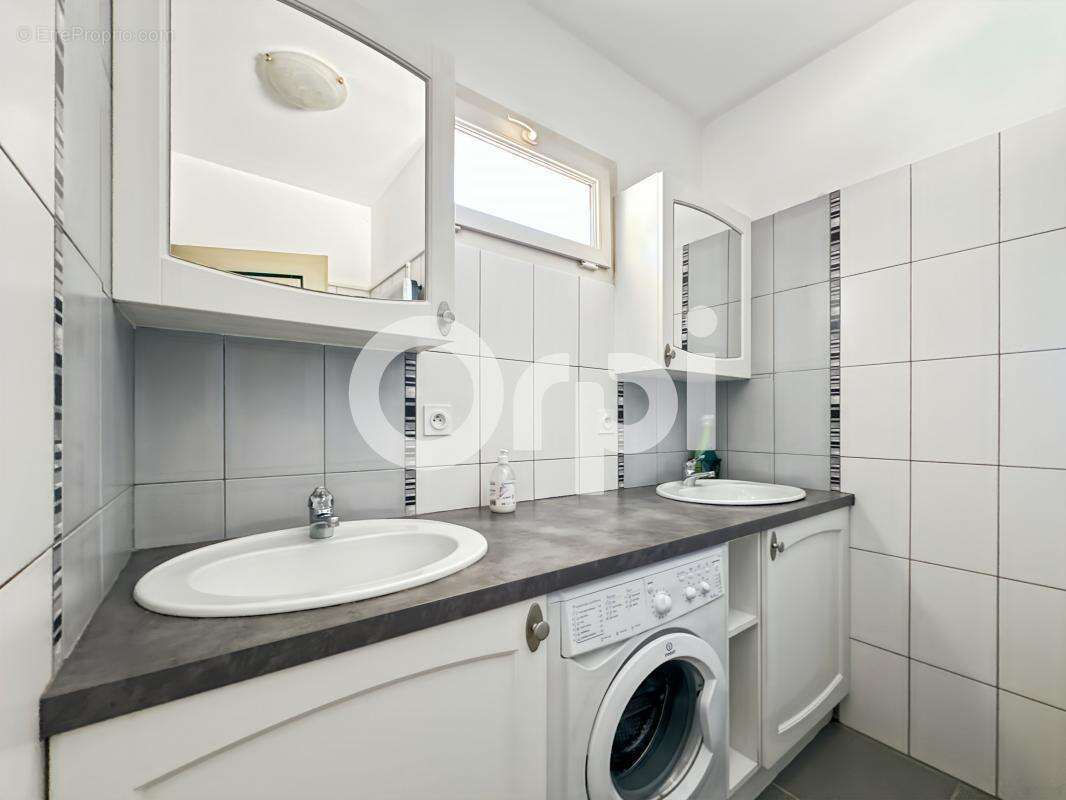 Maison à SAINT-ALBAN-AURIOLLES