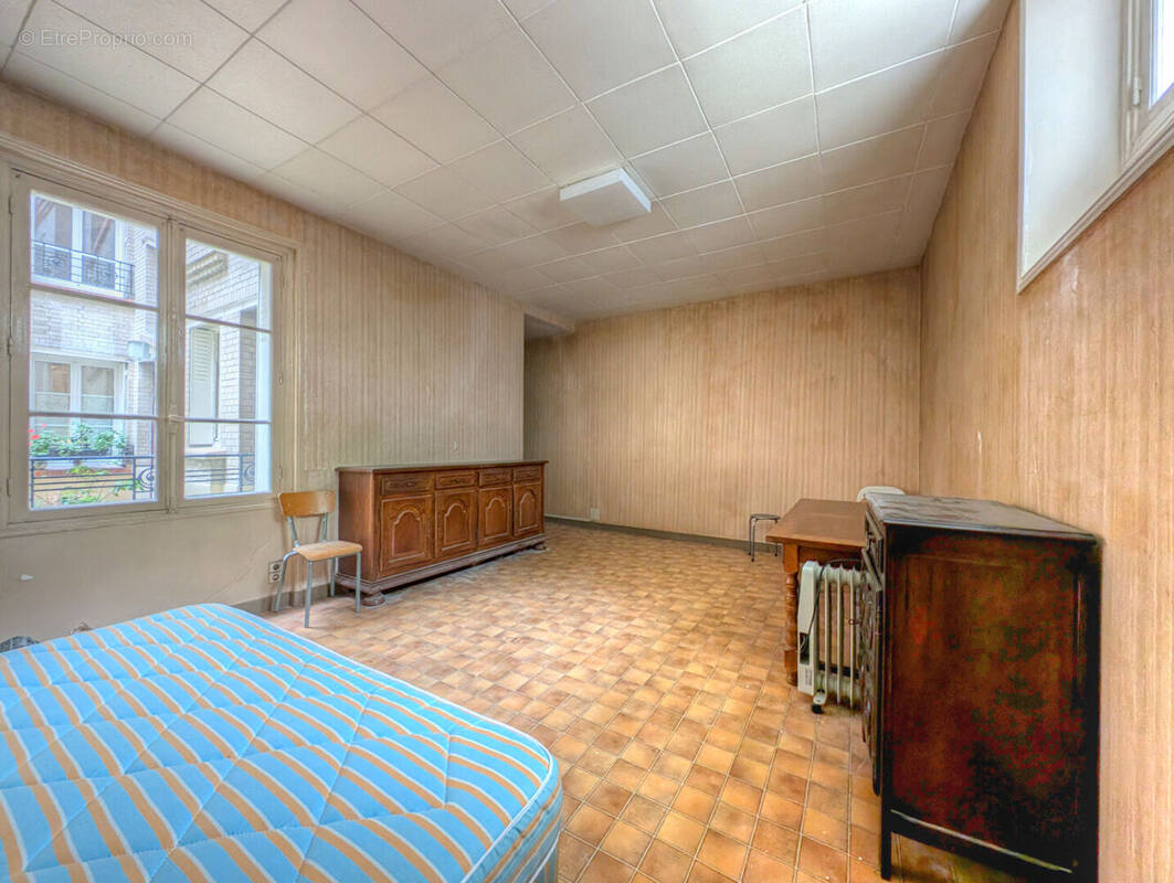 Appartement à COURBEVOIE