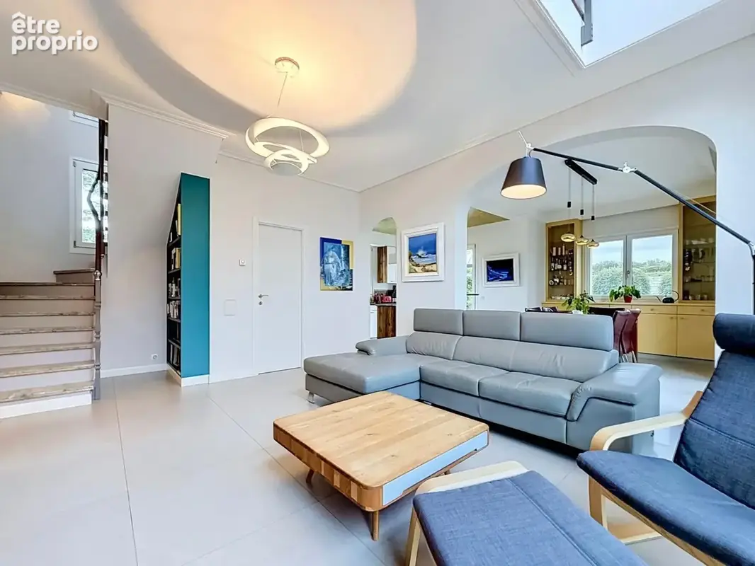 CHENS-SUR-LÉMAN – Maison 140 m² avec jardin arboré, garage et beaux volumes - photo 4