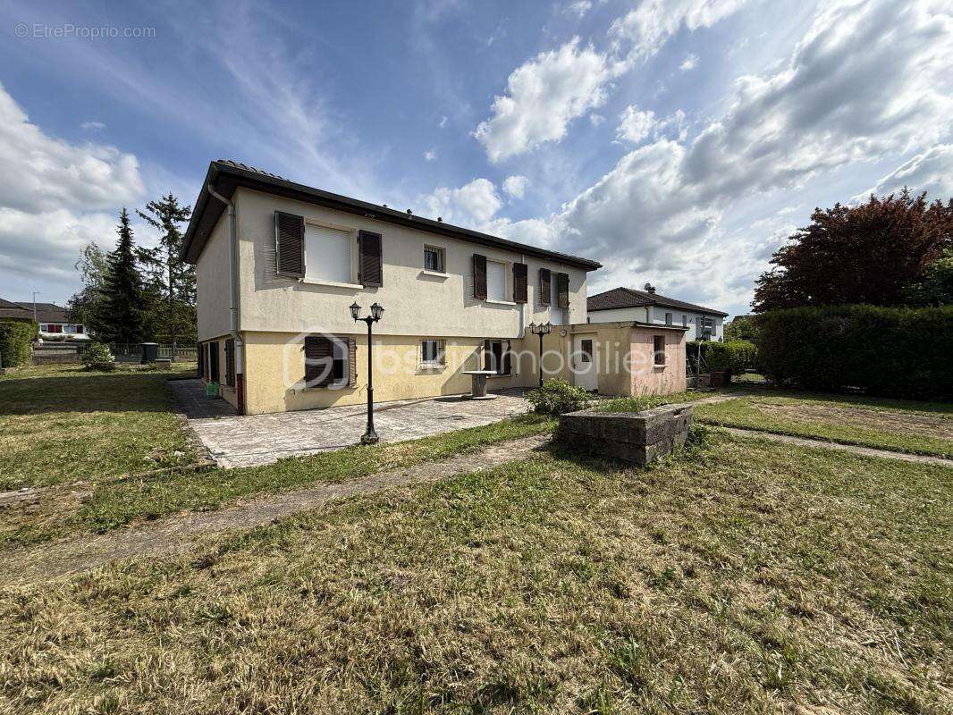 Maison à COURCELLES-CHAUSSY