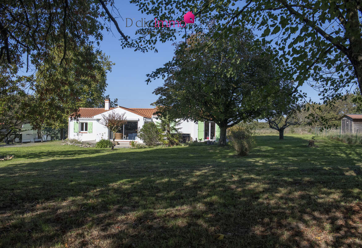 Maison à SAINT-MAIXENT-SUR-VIE