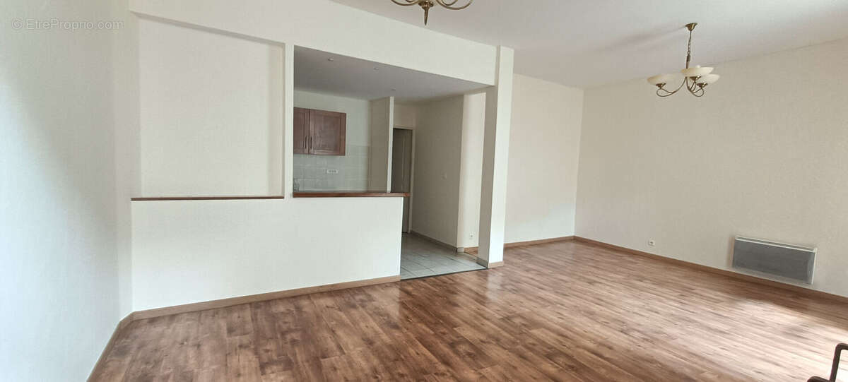 Appartement  T3 - RDC + 1er étage - photo 3