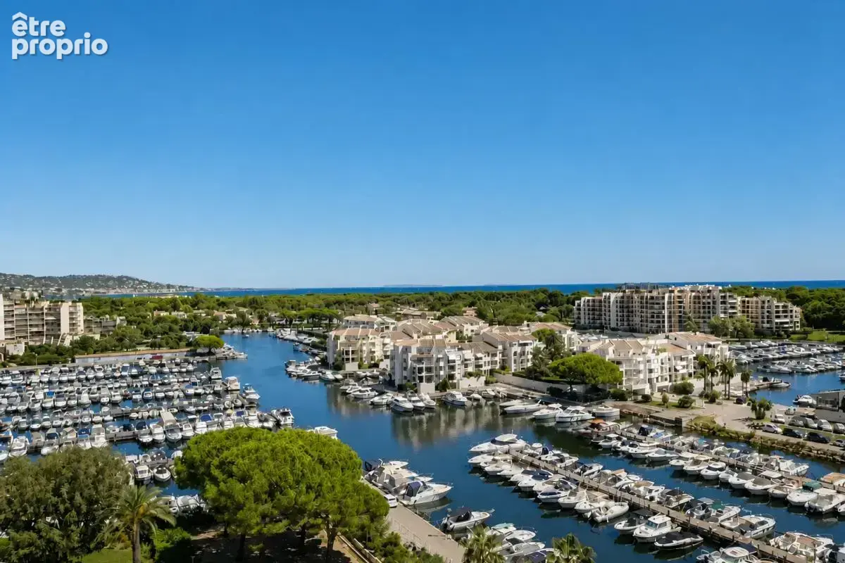 Appartement à MANDELIEU-LA-NAPOULE