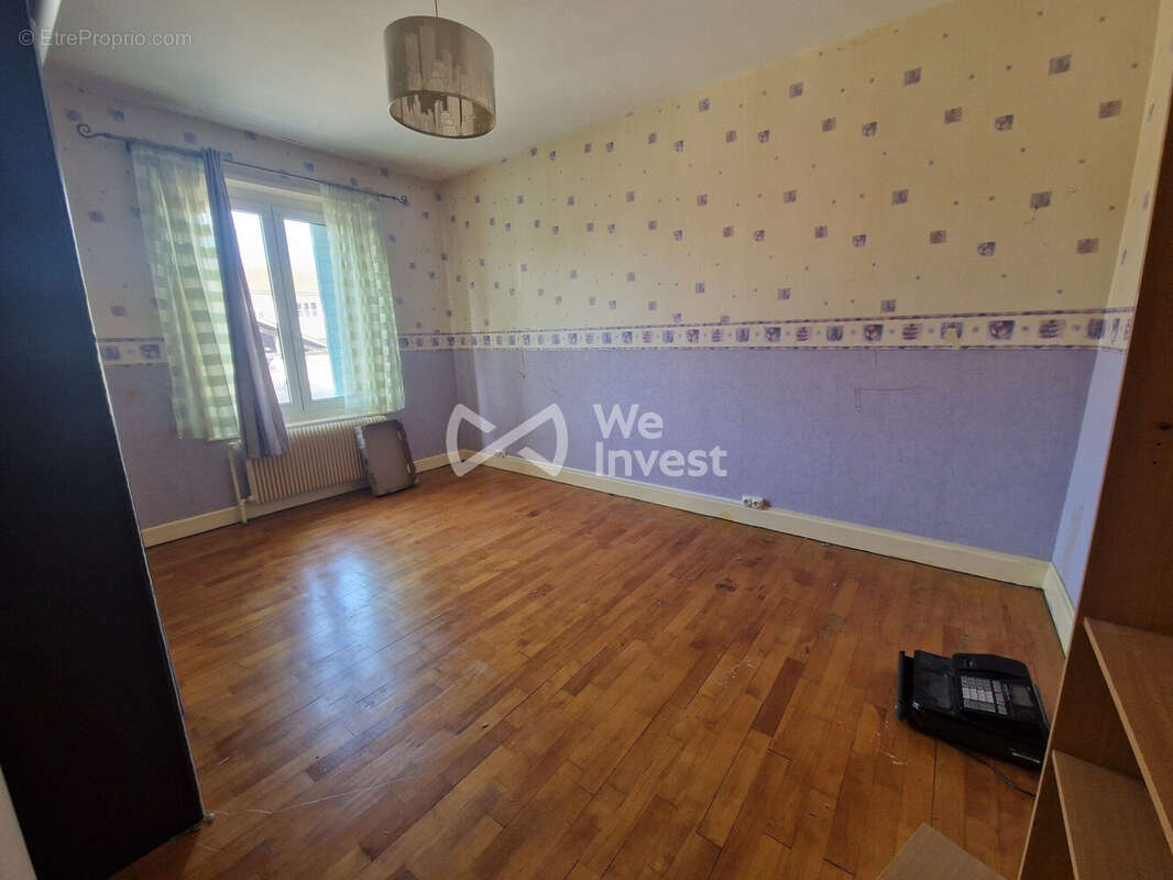 Appartement à PULLIGNY