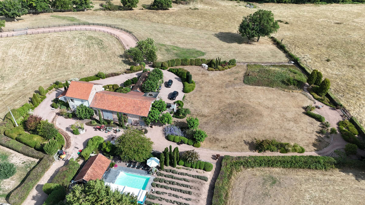 Maison à MONTAIGUET-EN-FOREZ