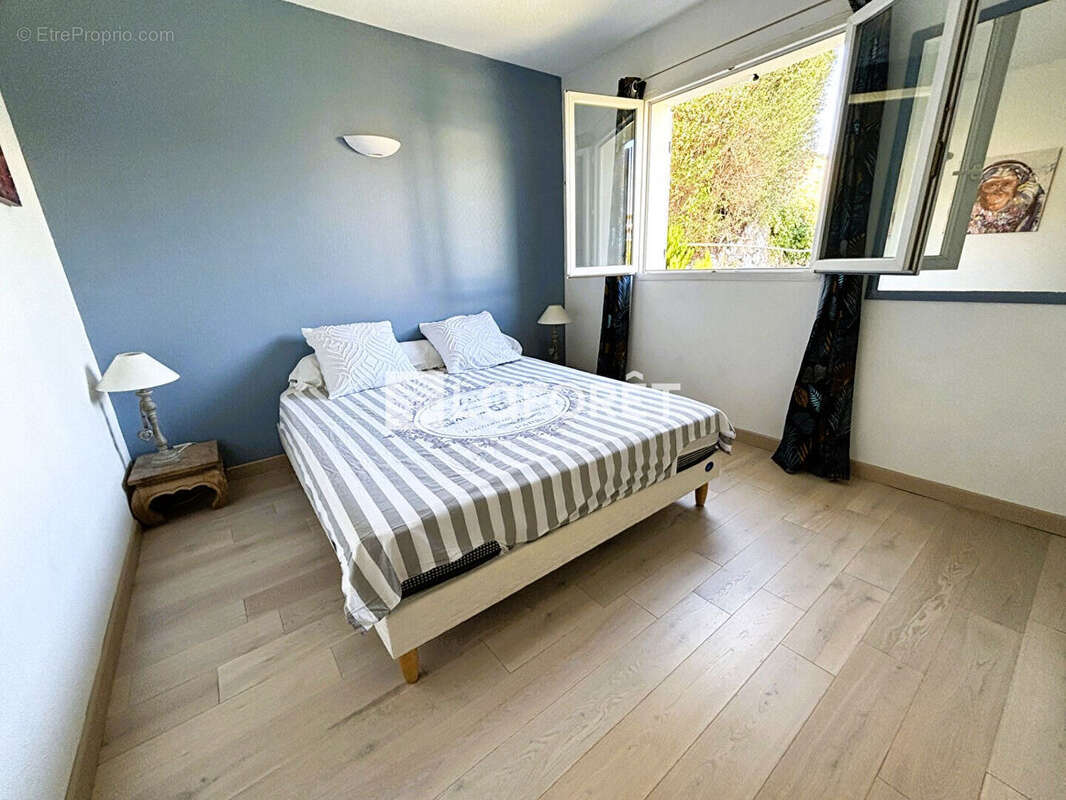 Maison à SAINT-LAURENT-DU-VAR