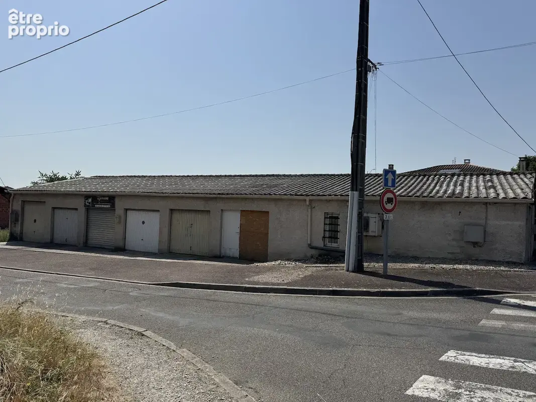 VILLENEUVE SUR LOT, idéal investisseurs 4 garages et un local - photo 6