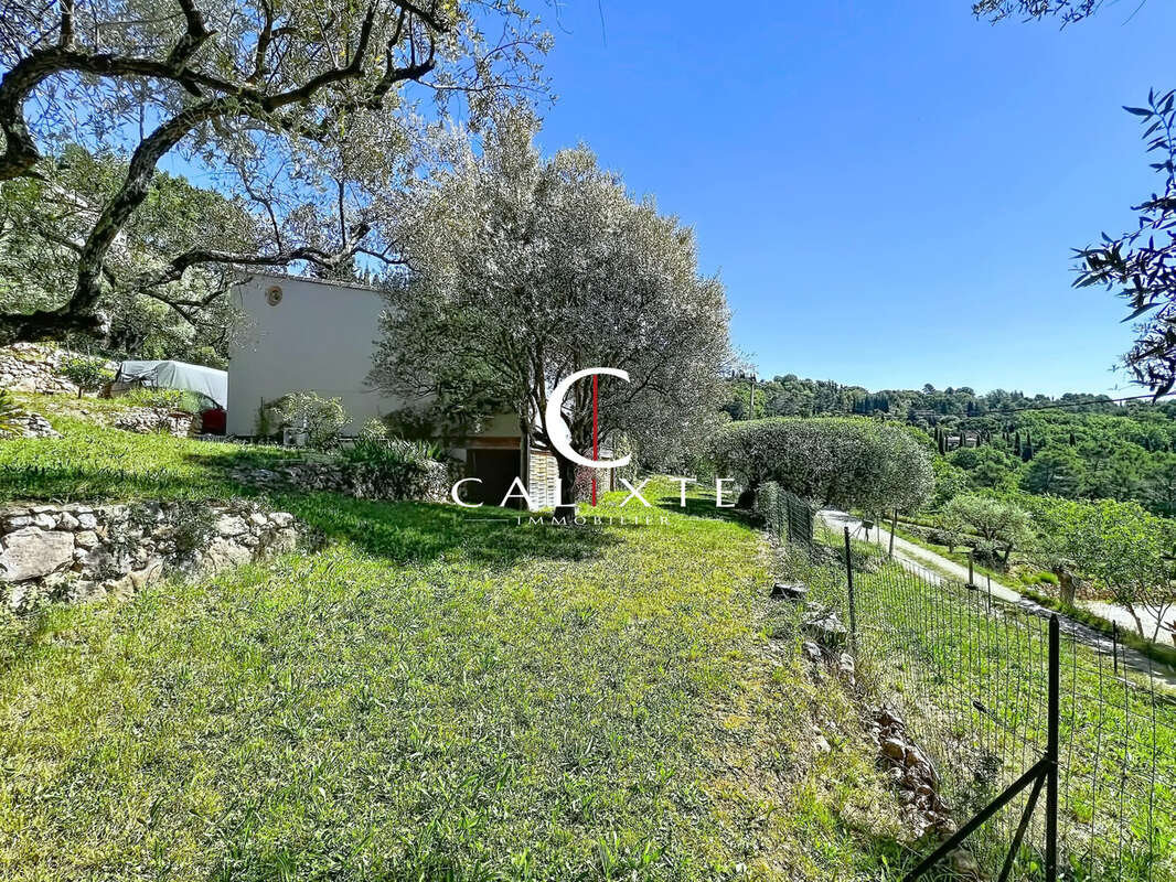 Maison 110 m² à Montauroux  - photo 2