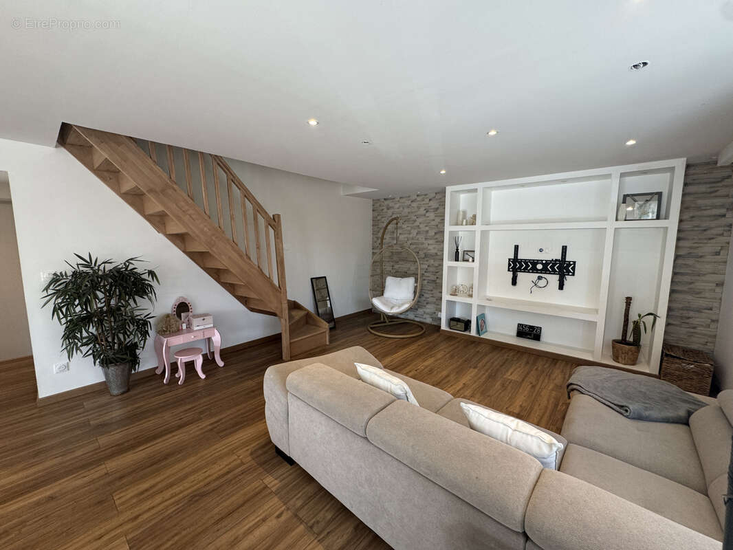 Maison à SAINT-MAURICE-DE-GOURDANS