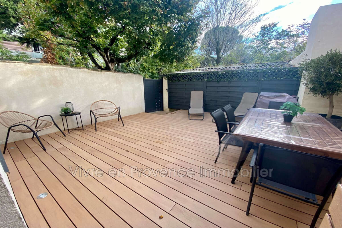 Maison à MORIERES-LES-AVIGNON