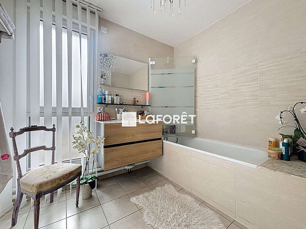 Maison à VERT-SAINT-DENIS