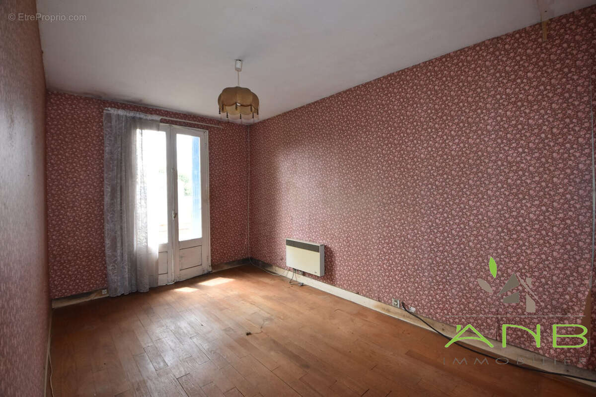 Maison à MONTBRON