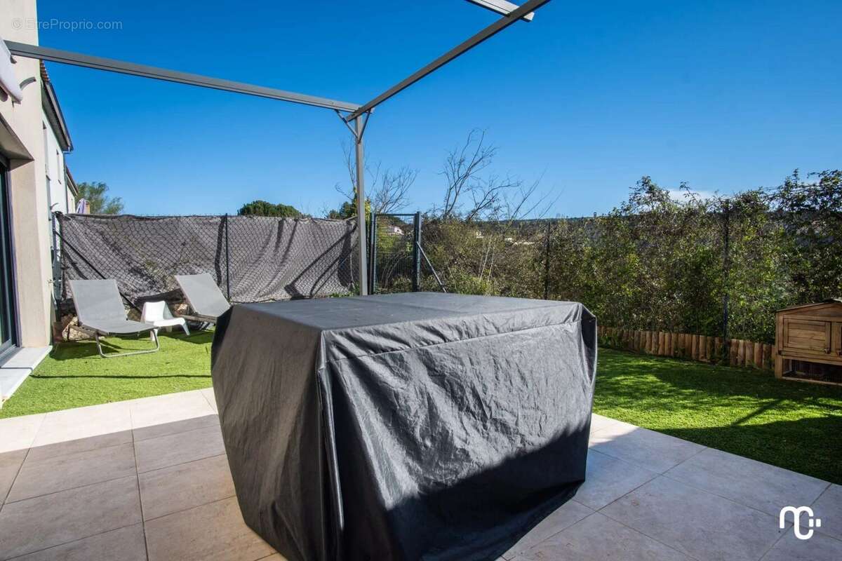 Maison à POURRIERES