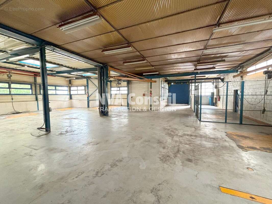 Commerce 1200 m² à Argenteuil  - photo 4