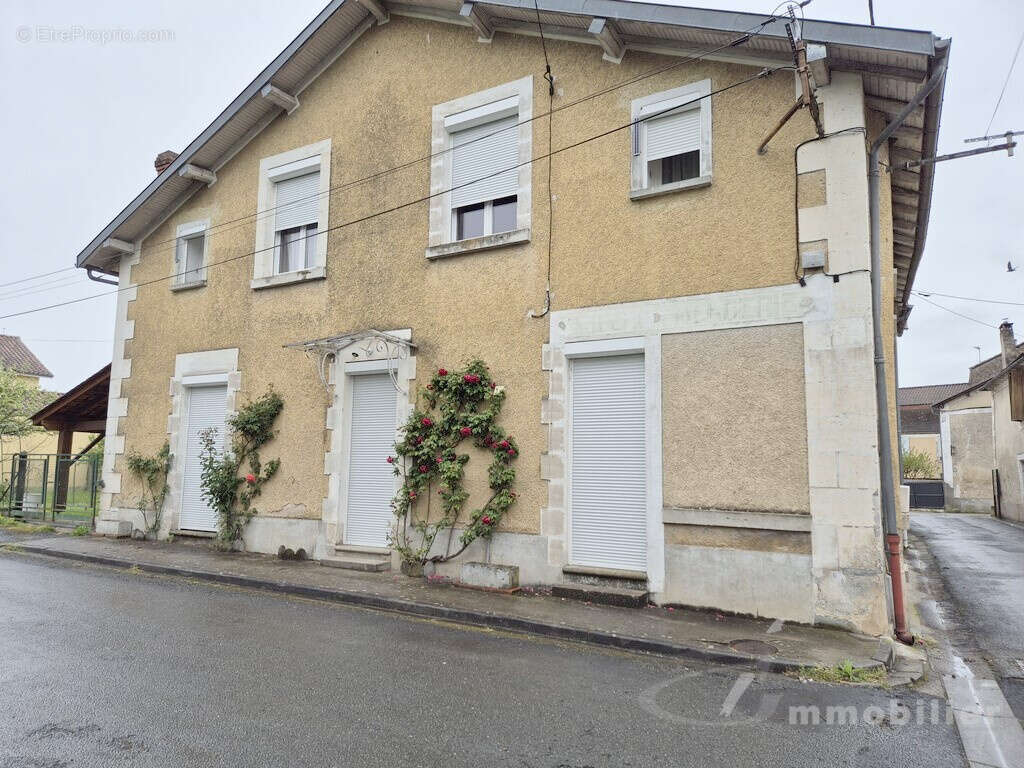 Maison à RAZAC-SUR-L'ISLE