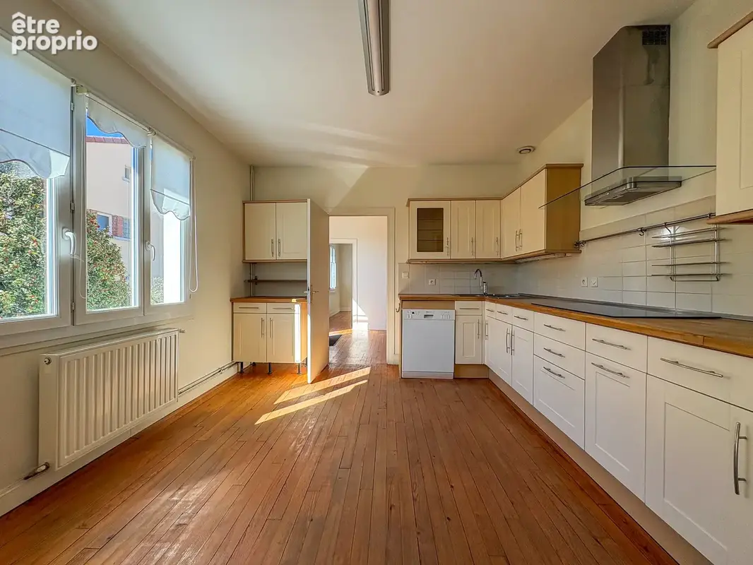 Maison familliale de 168m2 sur 1550m2 de terrain arboré - photo 6