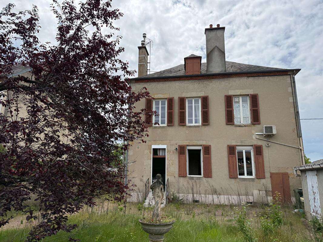 Maison à YZEURE