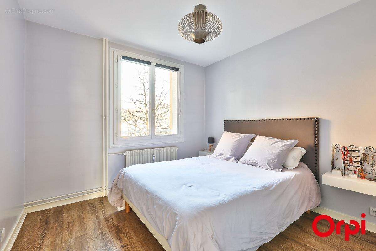 Appartement À Vendre T5 avec cave et place de stationnement - photo 8
