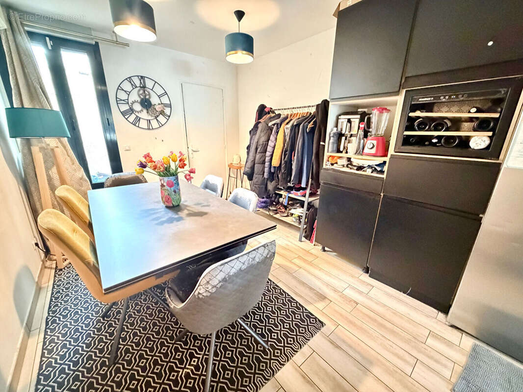 Maison Colombes 6 pièces 4 chambres. - photo 2