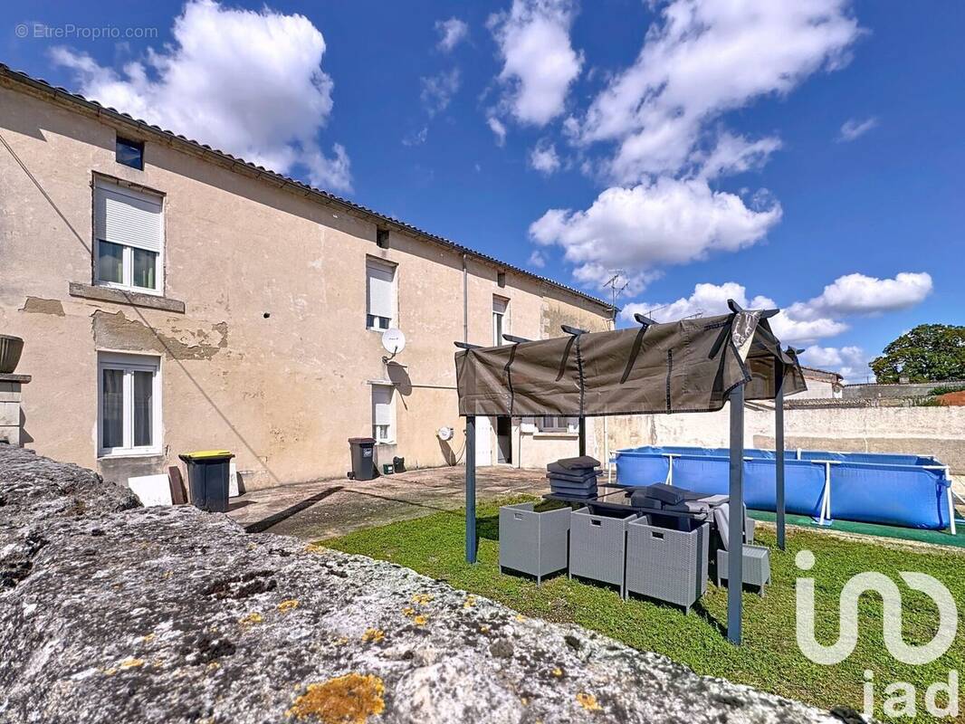 Photo 1 - Maison à LA COURONNE