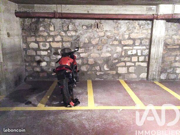 Photo 1 - Parking à PARIS-19E