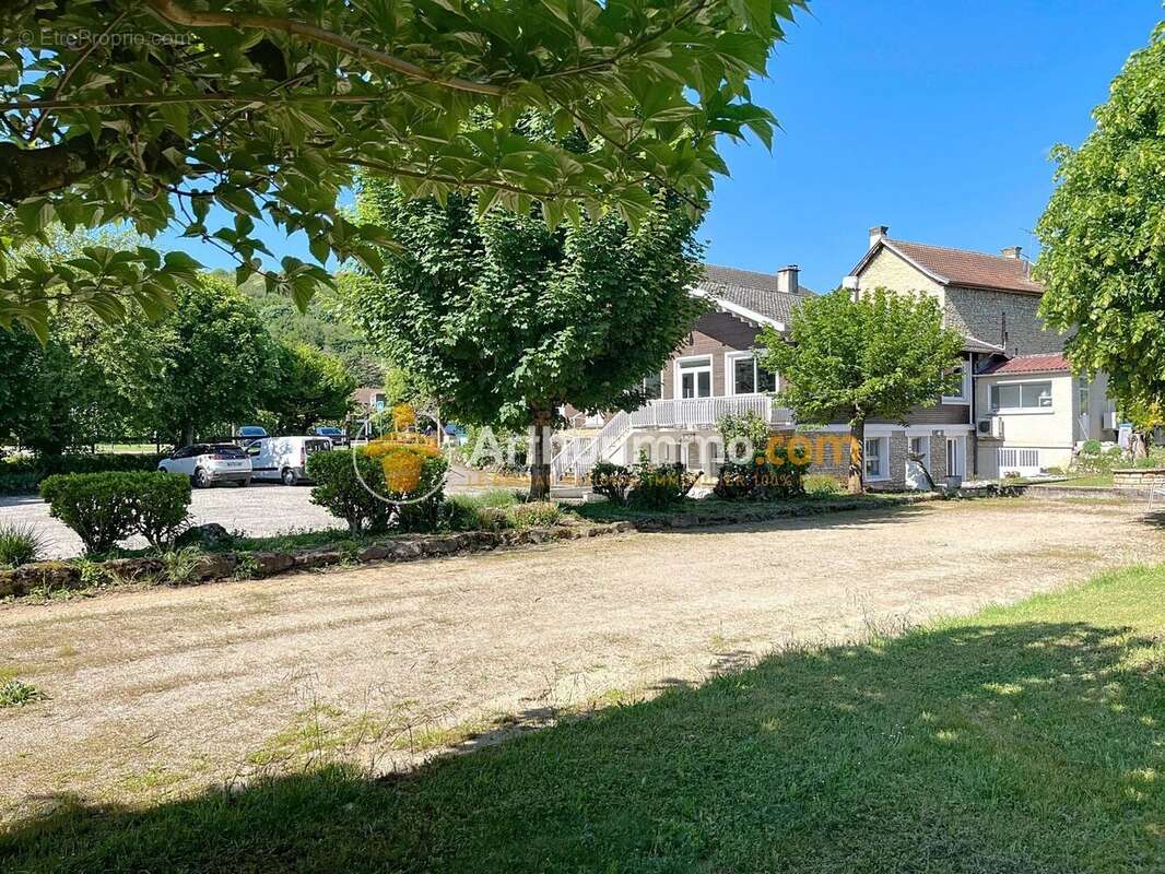 Commerce à BOURGOIN-JALLIEU