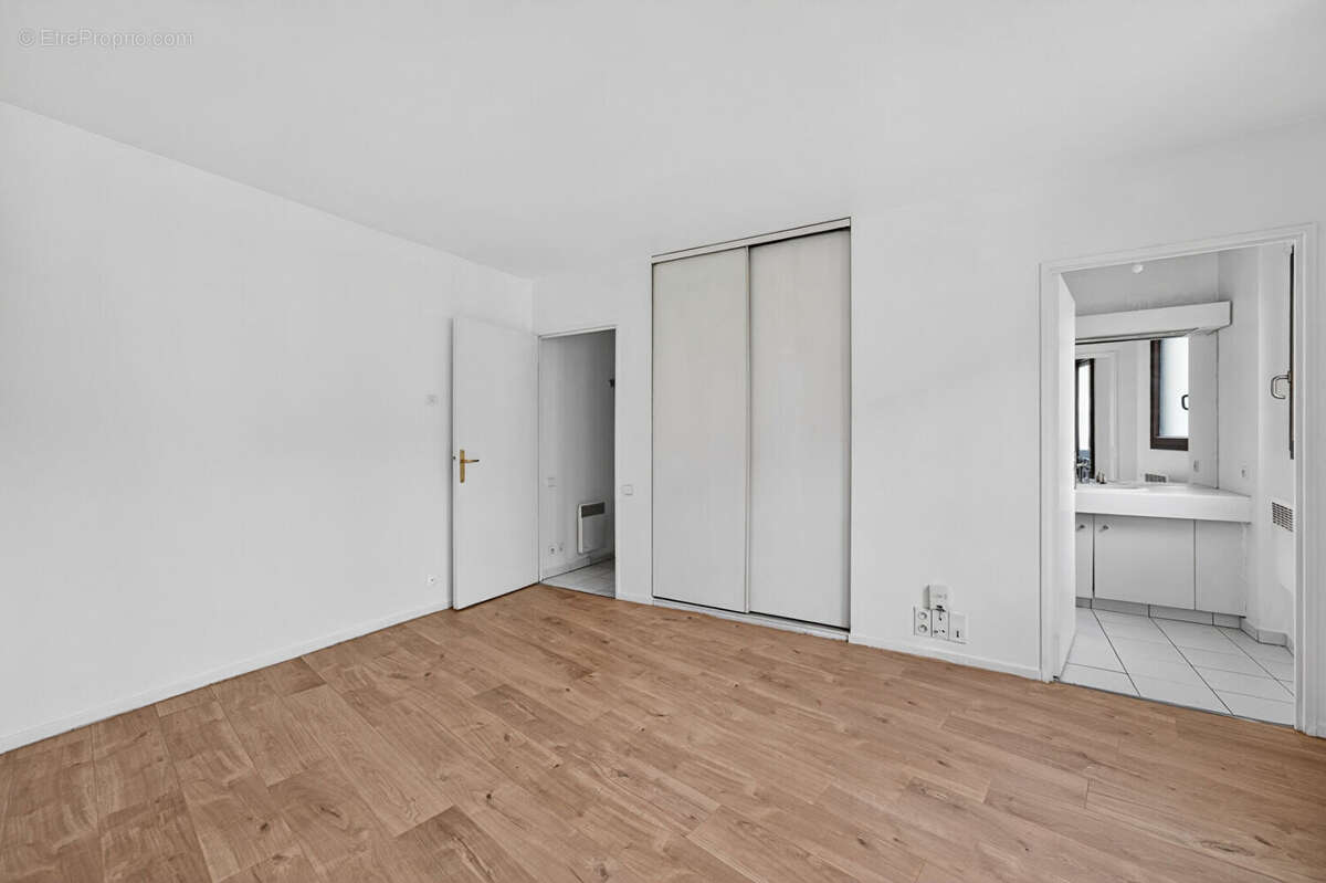 Appartement à PARIS-19E