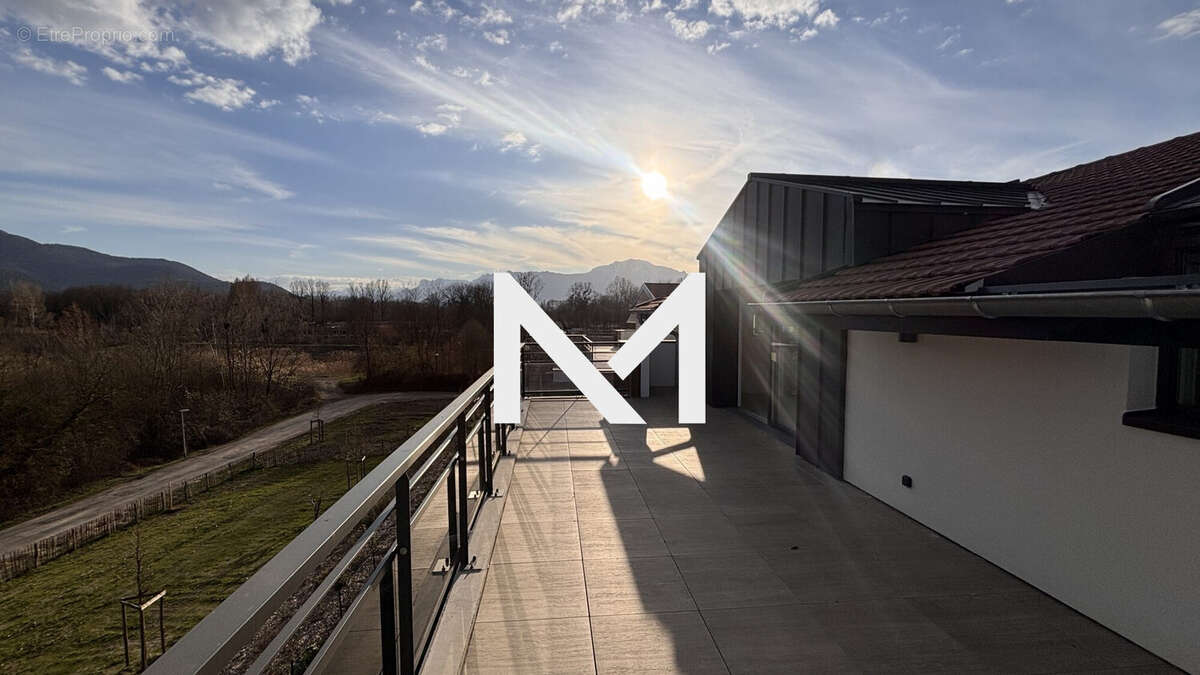 Appartement à MEYLAN