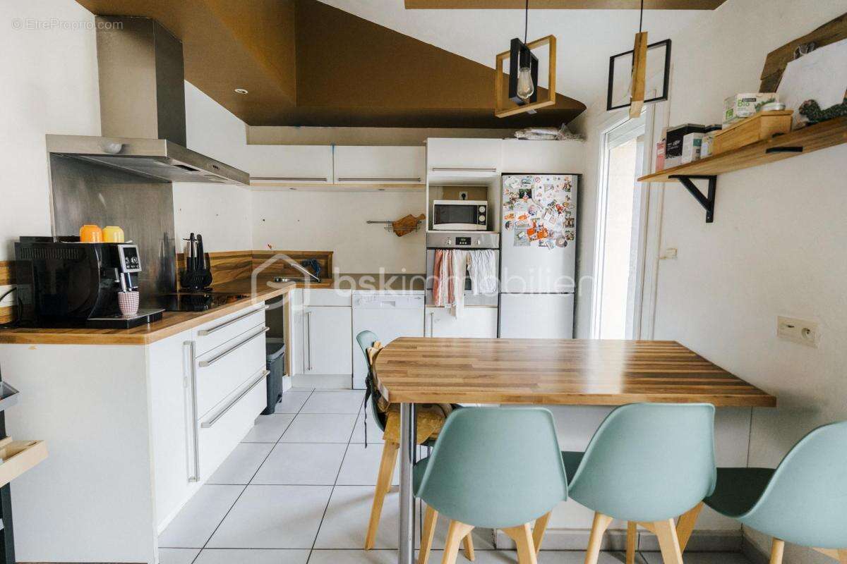 Maison à PEYRESTORTES