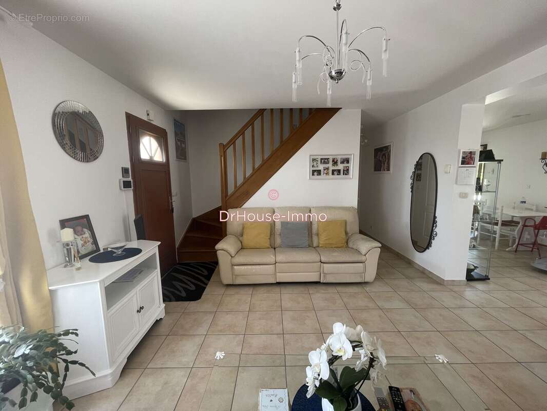Maison 100 m² à Ormoy  - photo 2