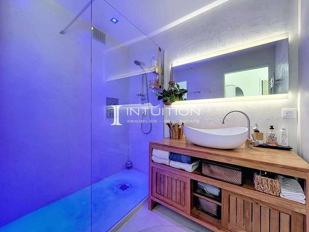 Appartement à LE CANNET