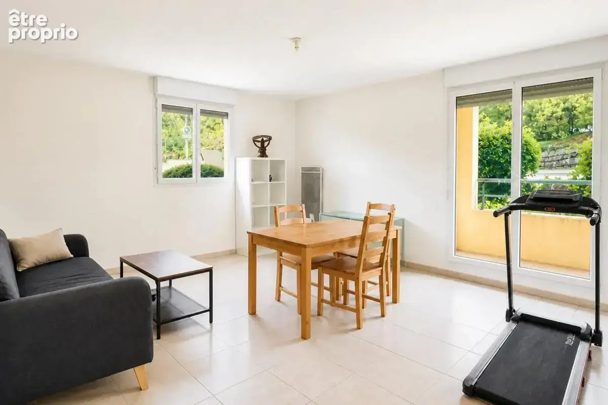 T3 avec terrasse et parking – Investissement locatif sécurisé à - photo 3