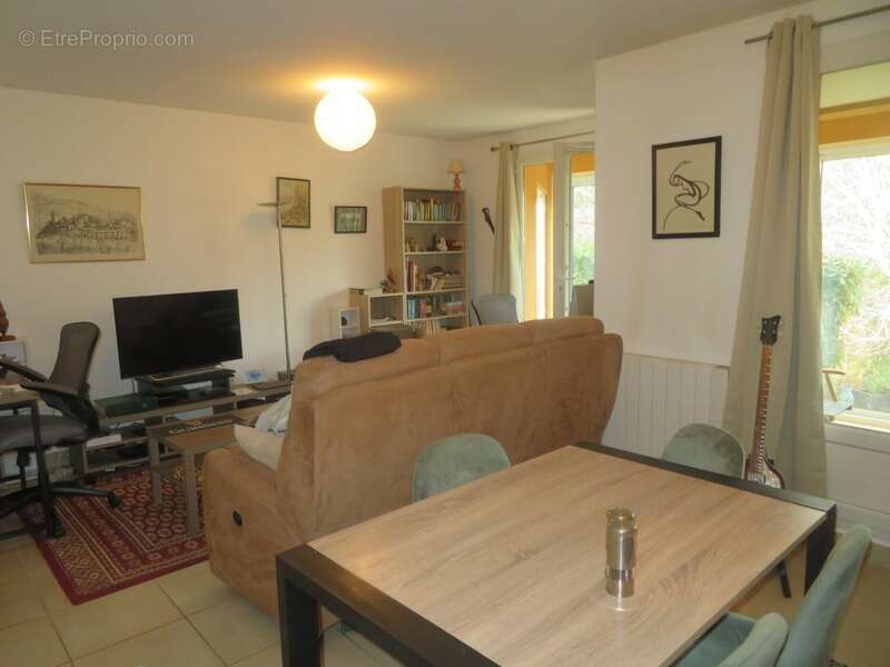 Belle MAISON sur 2 niveaux de 95 m3 à vendre centre ville de DIGNE LES BAINS (04) - photo 5