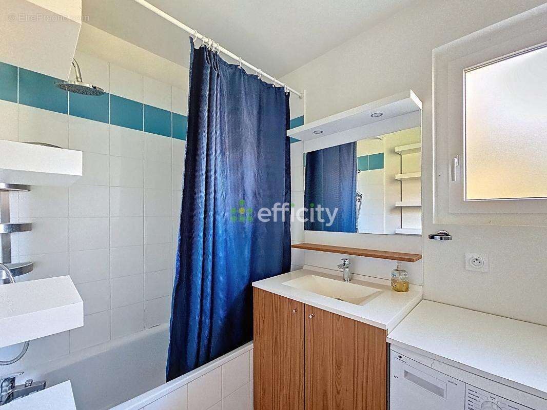 Maison à PARENTIS-EN-BORN