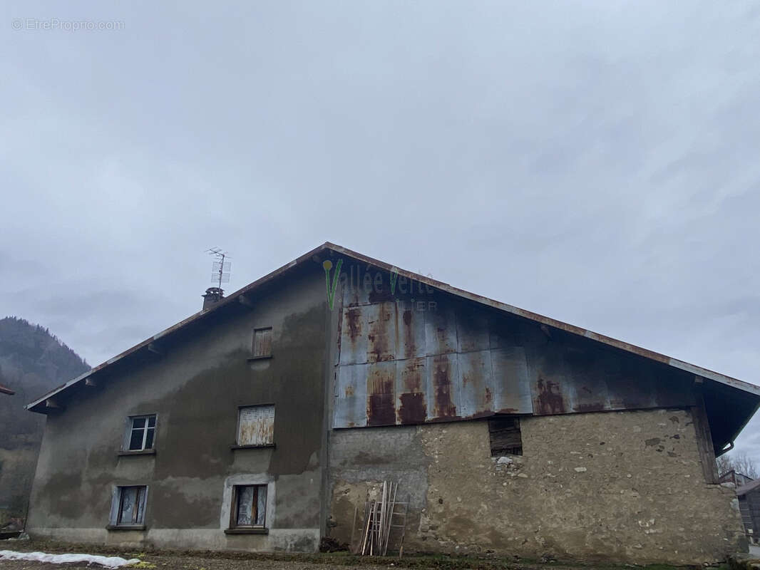 Maison à LULLIN