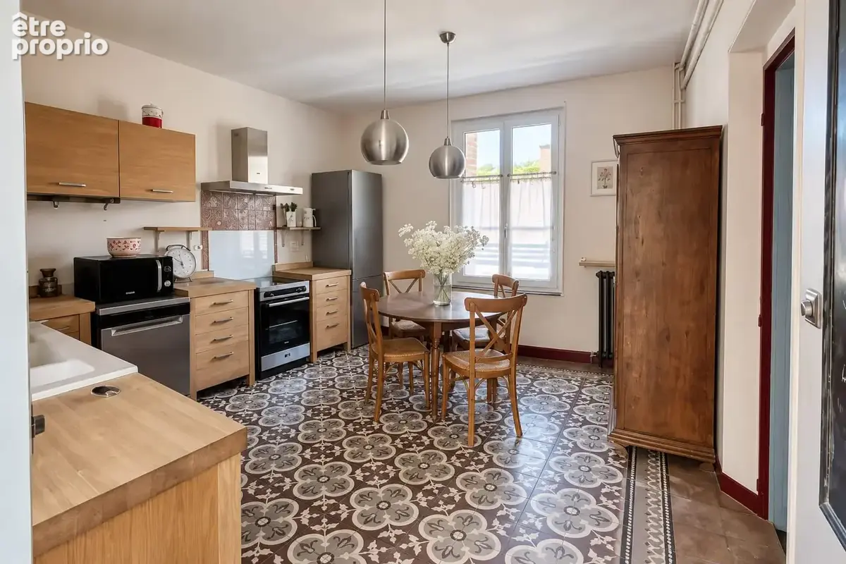Charme et modernité : Propriété familiale d’exception avec piscine et dépendance - photo 2