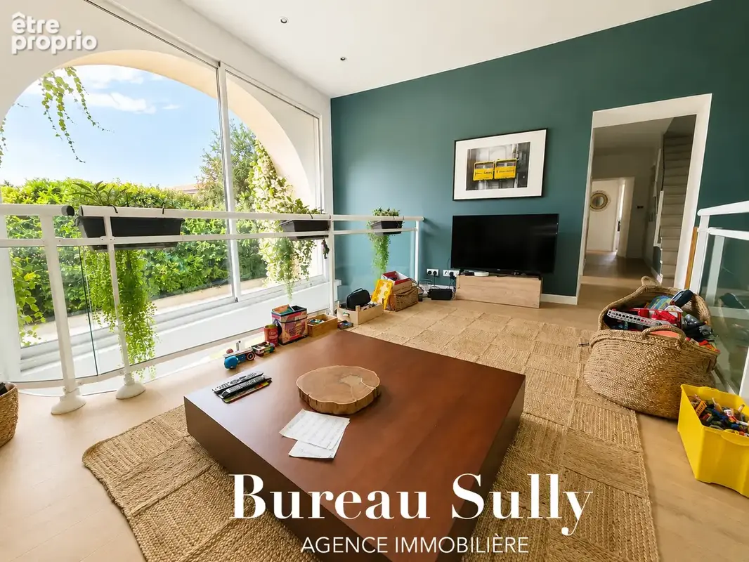 Exclusif : SAINT-DIDIER-AU-MONT D'OR - Centre : Superbe Maison Familiale de Charme (210m2 environ) baignée de - photo 9