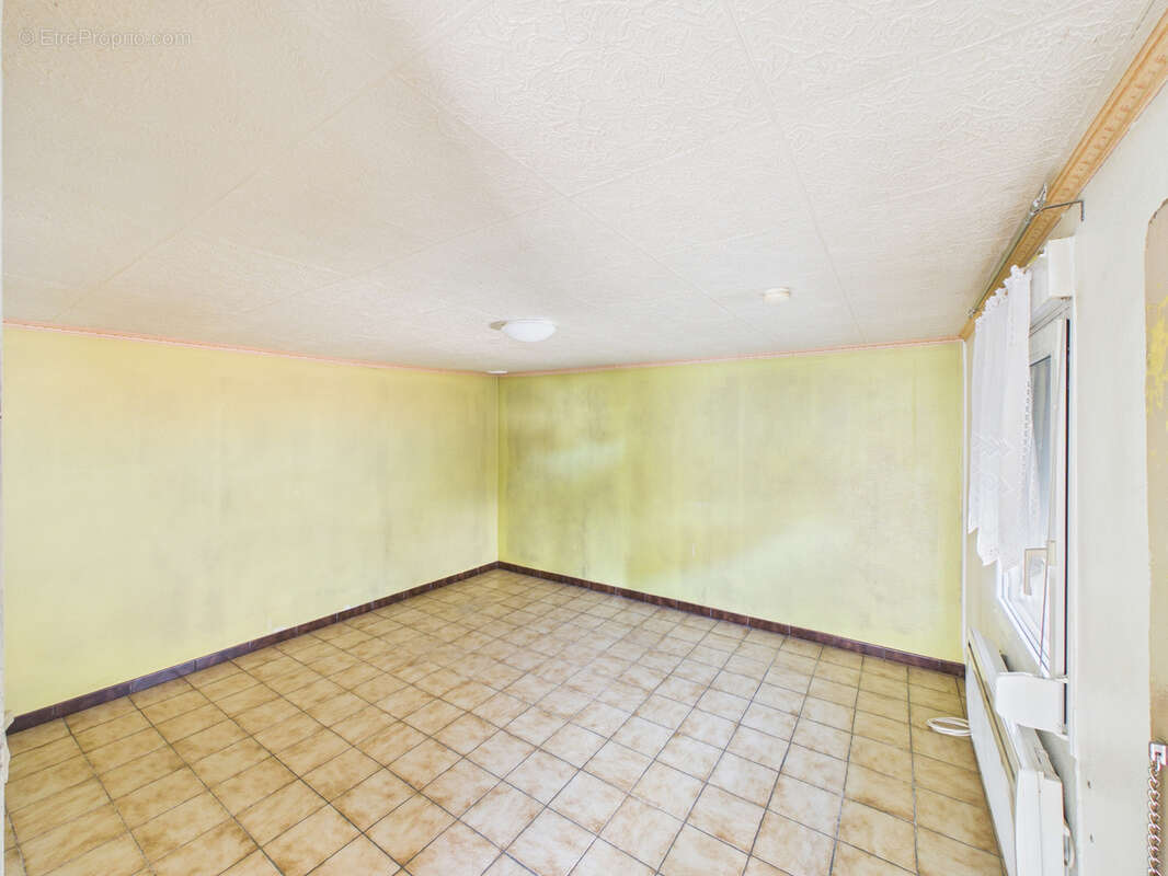 Maison à VILLAGE-NEUF