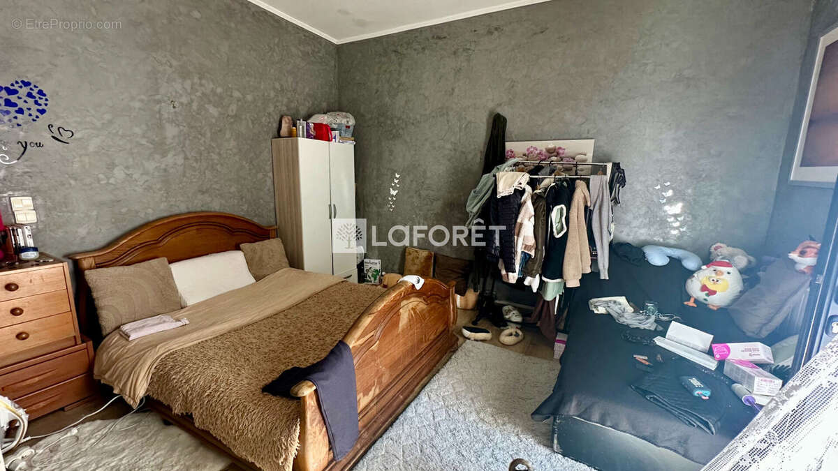 Appartement à LES PAVILLONS-SOUS-BOIS