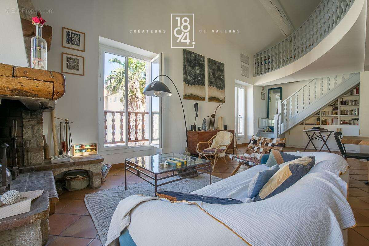 Appartement à MARSEILLE-1E