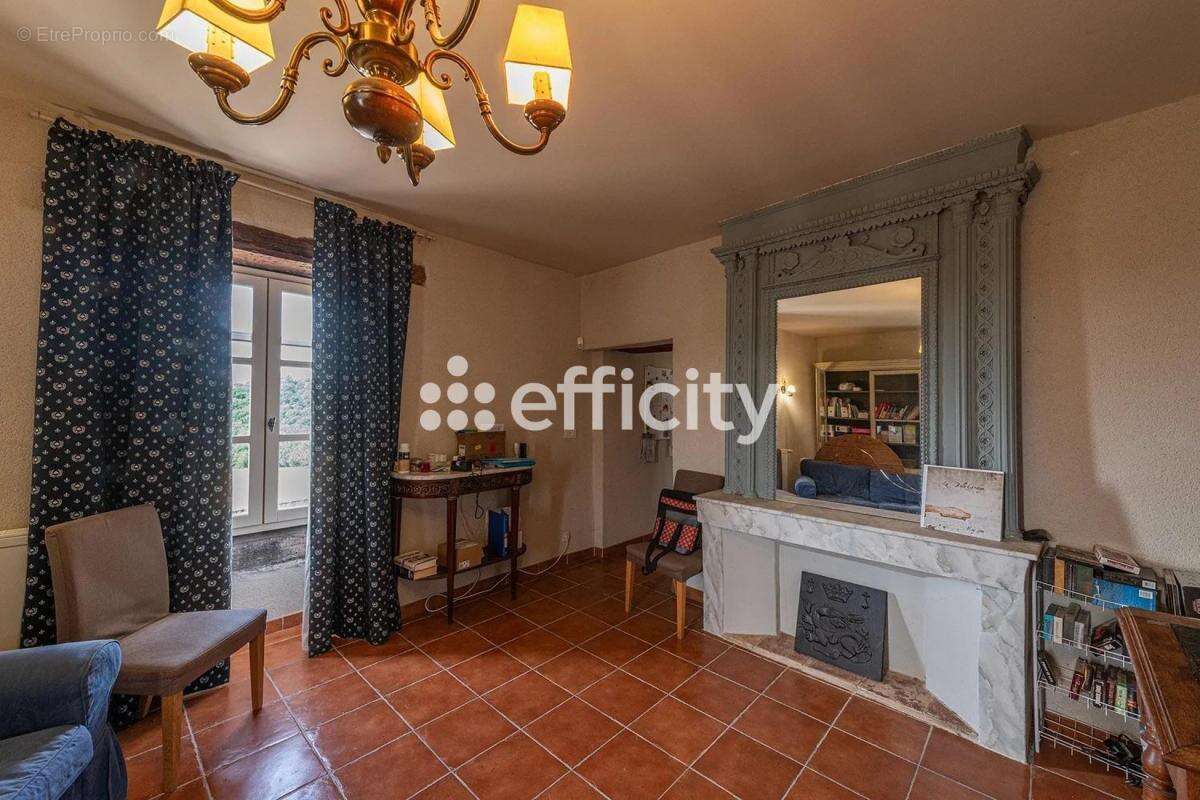 Maison 678 m² à Saint-Marcel-Campes  - photo 16