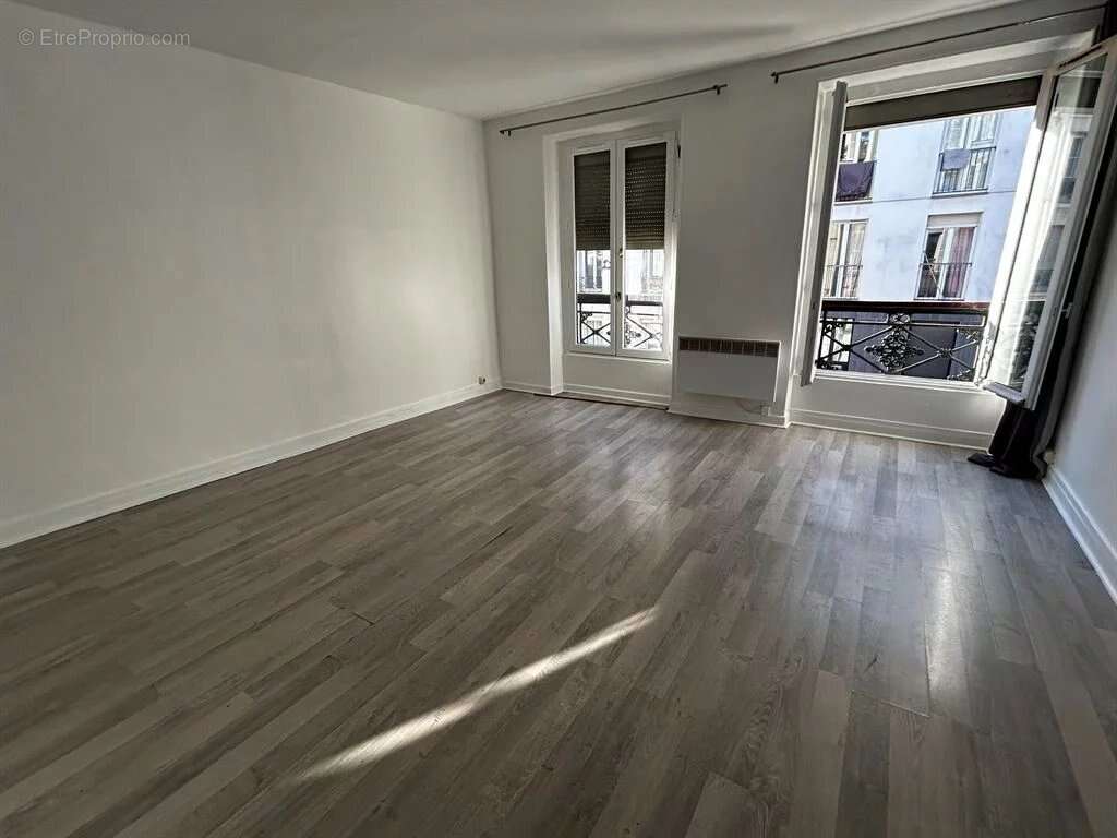 Appartement à PARIS-10E