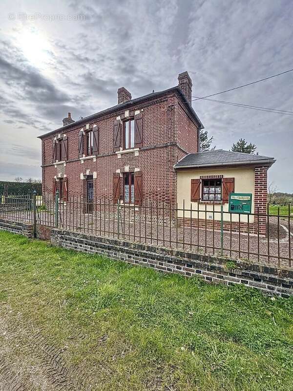 Maison à CASTILLON-EN-AUGE