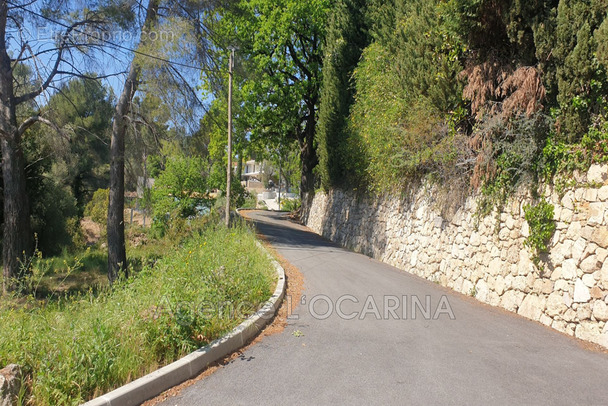 Terrain à MOUGINS