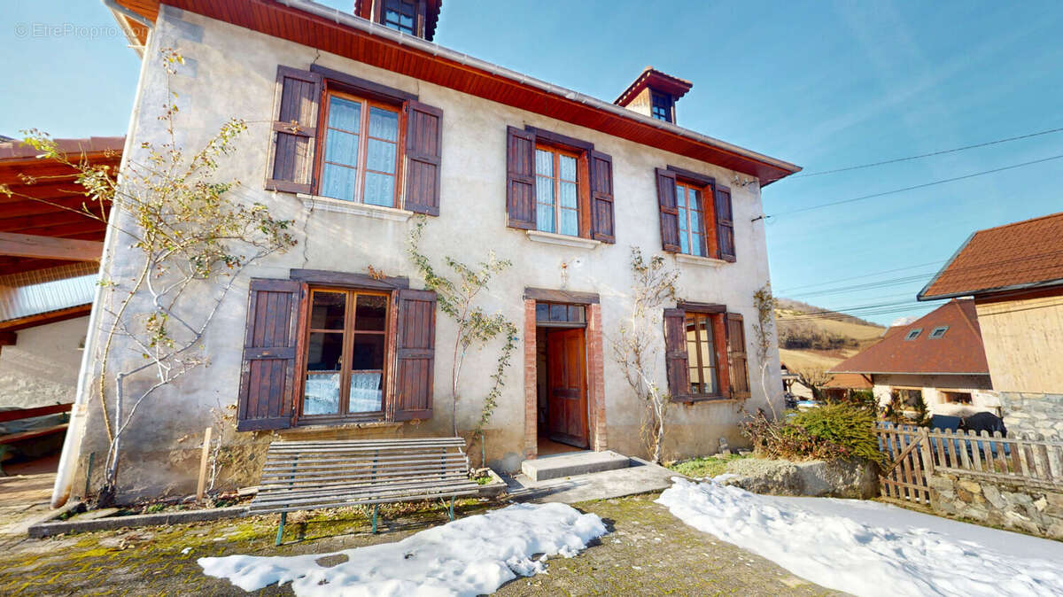 Maison à SAINT-MARTIN-D'URIAGE