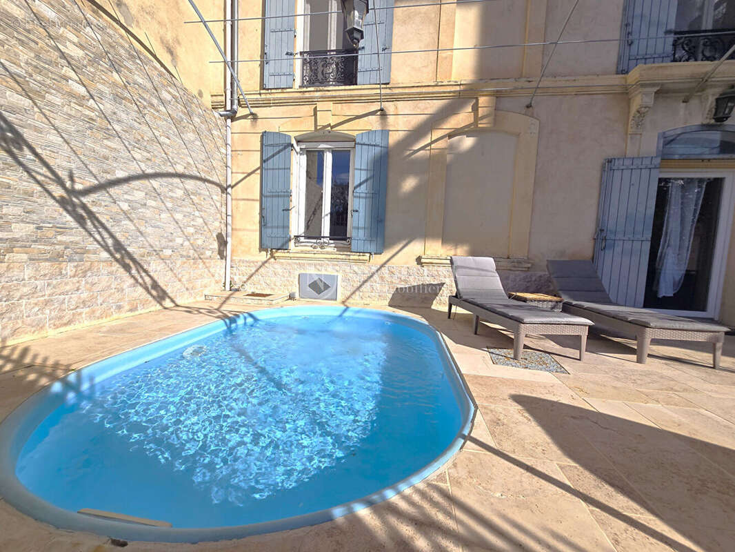 Immeuble haussmannien de 400m² APT - photo 3