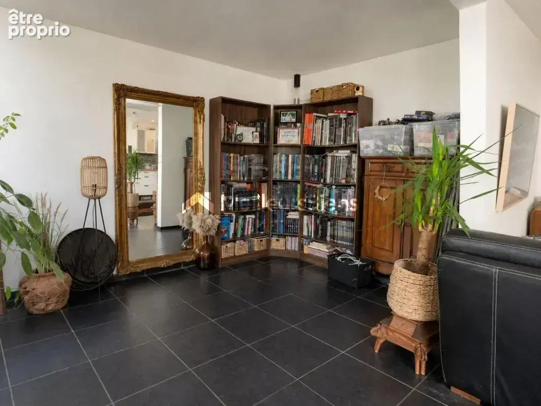 T4/T5 d’exception en rez-de-jardin avec vue dégagée de 108 m² à Marseille 13008 - photo 13